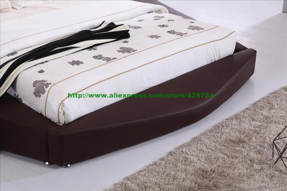 Round Bed, King size bed with tea table on side B72