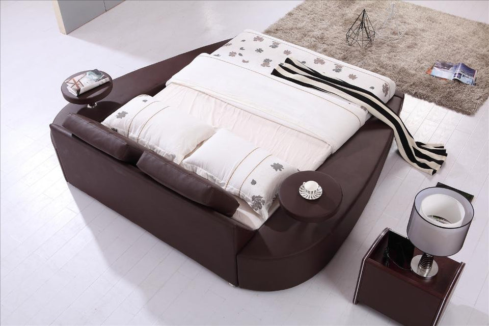 Round Bed, King size bed with tea table on side B72